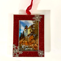 BAR HARBOR LIGHT RED RECTANGLE WITH SNOW FLAKES
