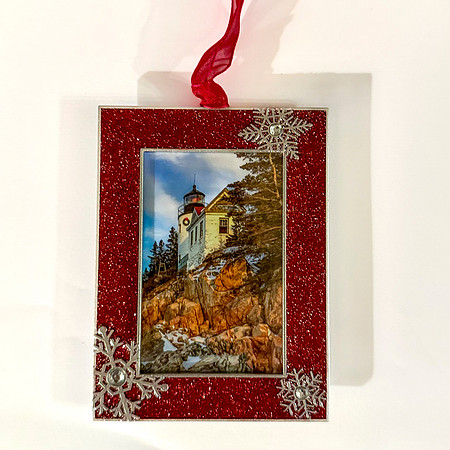 BAR HARBOR LIGHT RED RECTANGLE WITH SNOW FLAKES